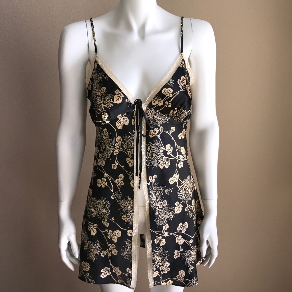 SOLD Victoria's Secret slip size M